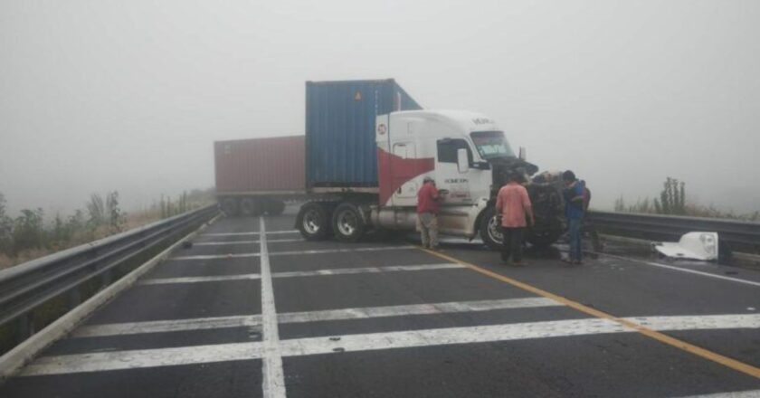 Michoacán: Accidente de Tráiler en la Autopista de Occidente