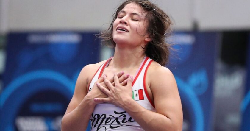 ¡Gran Victoria! La luchadora mexicana, Daniela Rojas, asegura su lugar en la final del Campeonato Mundial de Lucha U20 🌍💥