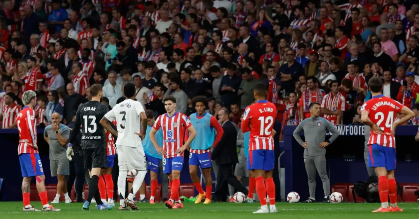 Atlético de Madrid colabora con la policía en la identificación de los responsables que lanzaron objetos en el derbi