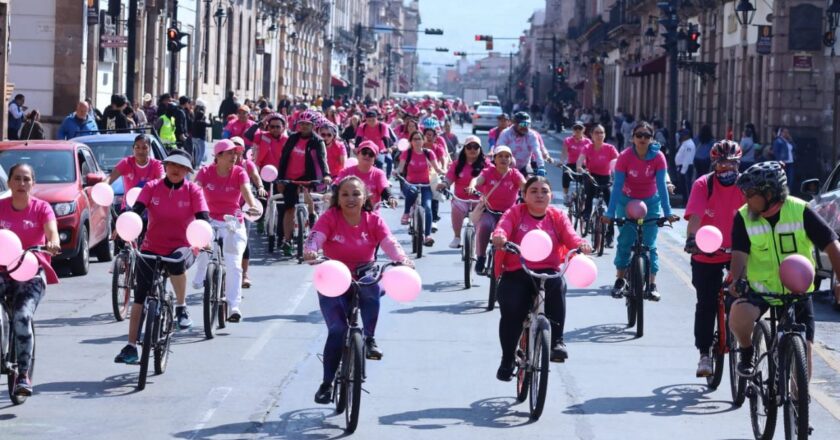 Pedalean contra el cáncer de mama; SSM promueve la detección oportuna