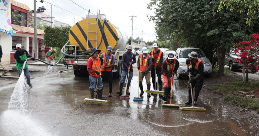 Gobierno de Morelia realiza limpieza integral en colonias afectadas por desfogue de Conagua