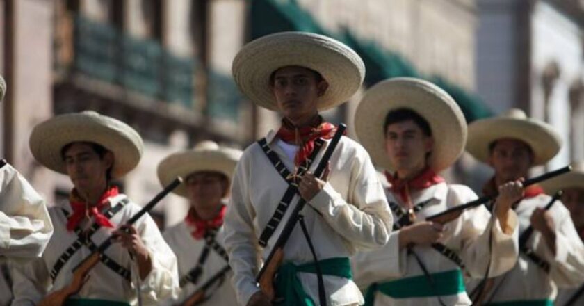 Elementos Esenciales para un Disfraz de Revolucionario Mexicano