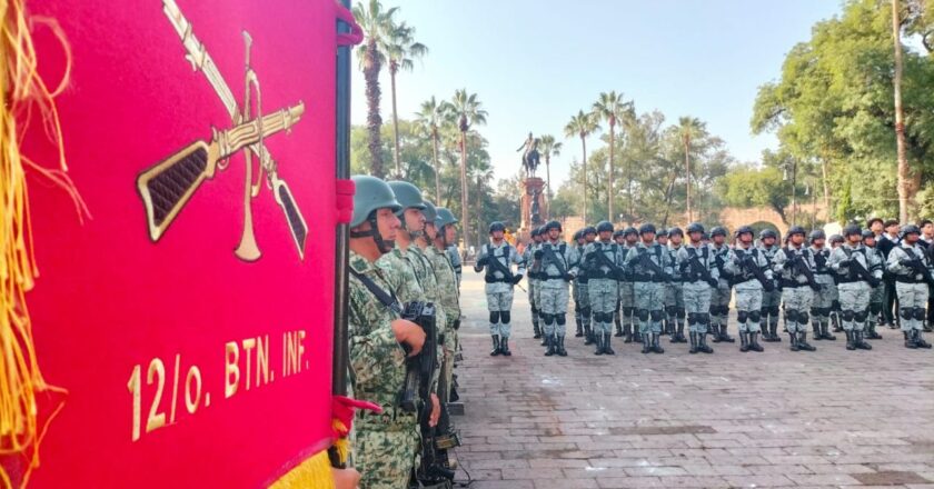 Ejército Mexicano realiza Izamiento de Bandera en Morelia.