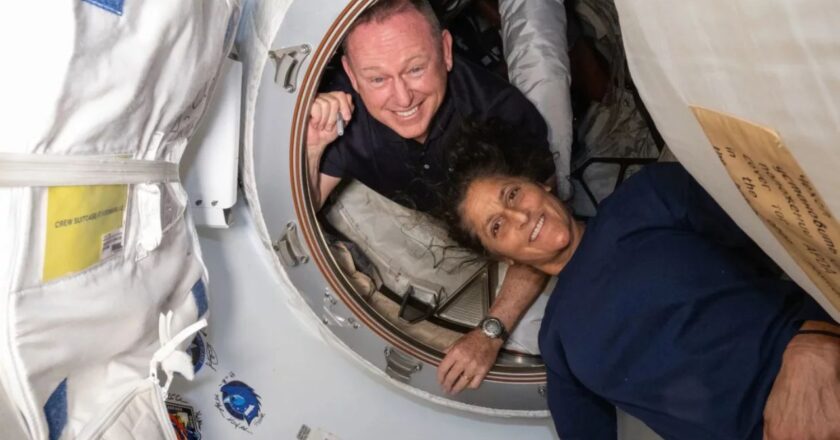 La NASA retrasa nuevamente el regreso de los astronautas Williams y Wilmore; pasarán casi un año en órbita