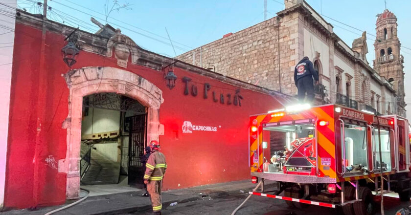 Incendio en «Tu Plaza» de Morelia deja severos daños materiales