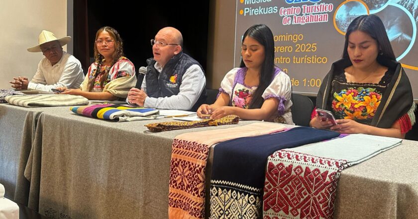 Angahuan celebra 82 años del volcán Paricutín